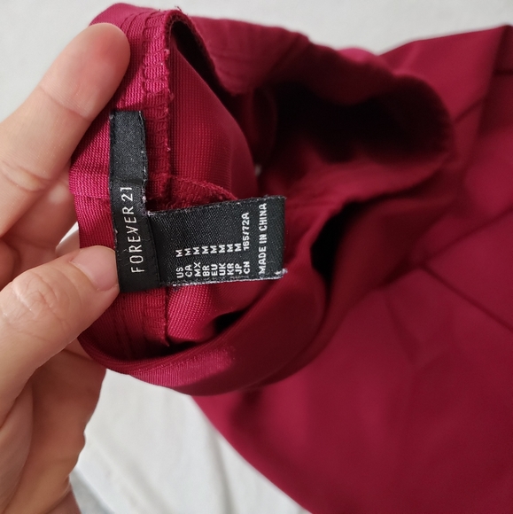 Six Skirts - Picture 16 of 16